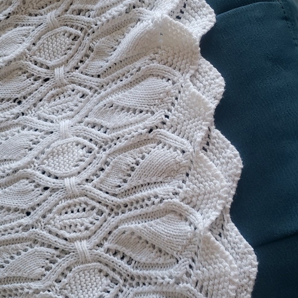 WOMEN'S STRAIGHT-CUT LONGLINE WHITE SWEATER M/L - Picture 2 of 3